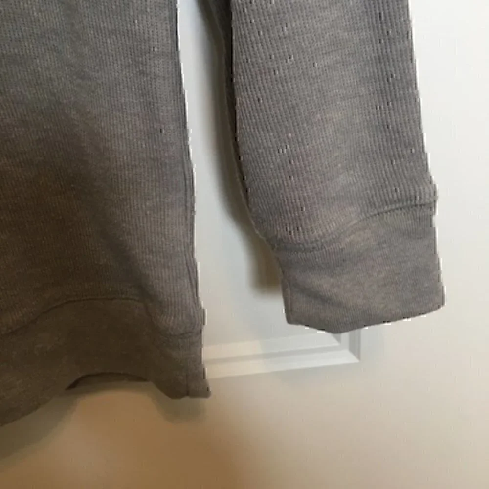 Boys size 8 medium Old Navy gray sweatshirt